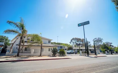 ERTH INN by AGA- San Ysidro