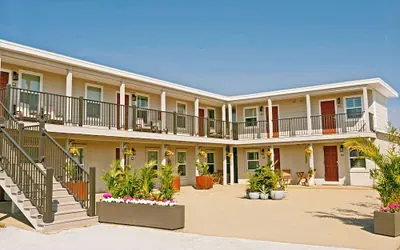 Beach 5 Villas - Immaculate 300 steps from the Ocean