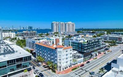 Global Luxury Suites at The Apex Miami