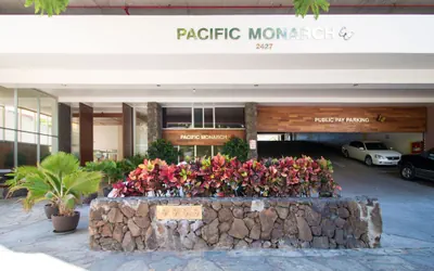 Renovated Pacific Monarch Studio Near Waikiki Beach