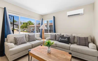 Cozy 2BR Home With Bright Interior Relaxing Patio