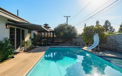 Luxury Estate With Sparkling Pool Elegant Amenities