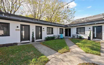 Chic City Retreat 93I Sleeps 2