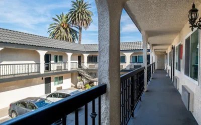 La Mirage Inn - Long Beach