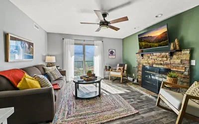 Nature Views Pool Access Mountain Hideaway