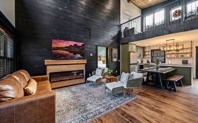 Game Room-hot Tub-10 Mins to Downtown Gatlinburg