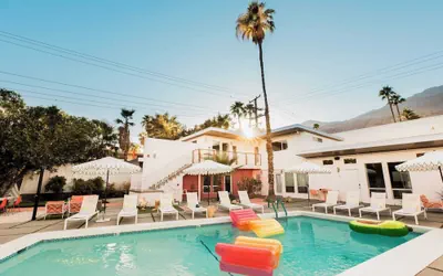 2 Rooms, Sleeps 8 Retro Hotel w/ Pool Wesley King Studio Buyout by Avantstay