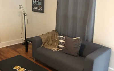 Renovated Cottage Minutes From Downtown