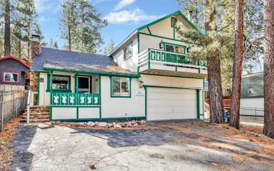 Green Squirrel Chateau #2484