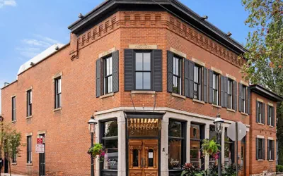 German Charm Suites Sleeps 8!