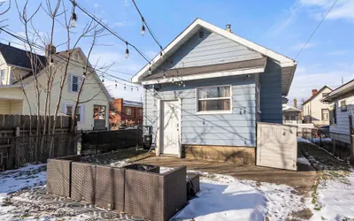 The Cozy Bellows Retreat for 4