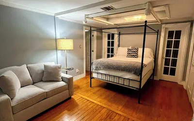 Steps From Downtown Minutes to the Airport