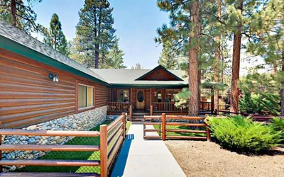 Teakwood Cozy Wood Cabin with Fireplace
