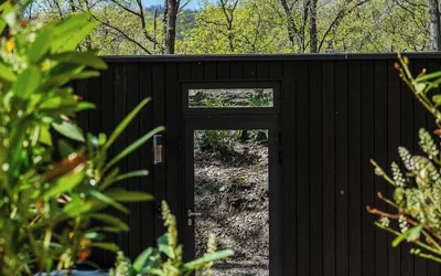 Mirror Villas - Modern Retreat with private hot tubs and mountain view