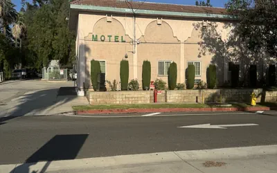 All 8 Motel