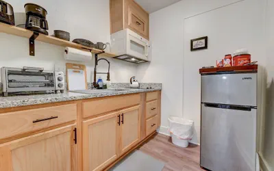 Cozy Urban Getaway Near Paseo Arts 31A