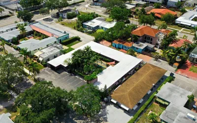 Hollywood 1BR Condo: Pets Allowed, BBQ & Parking