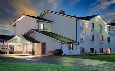 Hillside Inn & Suite