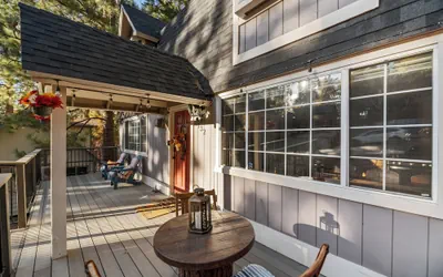 Birdhouse in Moonridge