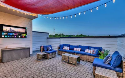 New Rooftop With City Views Game Room DT Nash