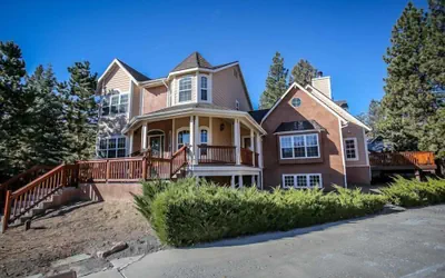 Lakeview Court Castle