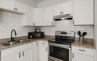 Detroit 4BR Home Bathtub & Pet Friendly Stay