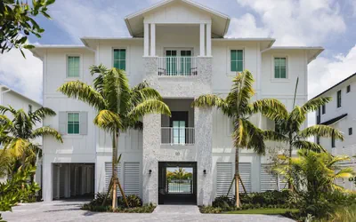 New Waterfront Home - Dreamside House