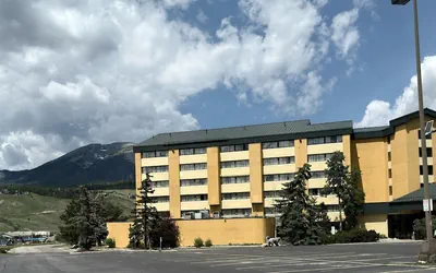 Mountain Valley Inn & Suites