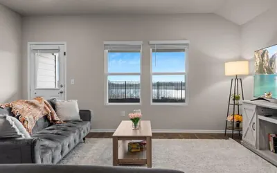 @ Marbella Lane - Amazing 4BR Lakeview Home