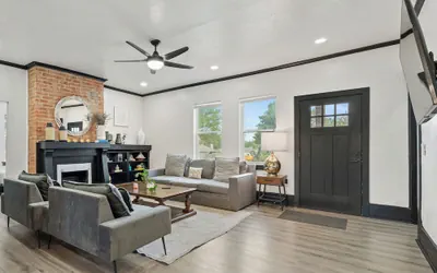 Plaza District 6BR Oasis Walk to Art Food 15