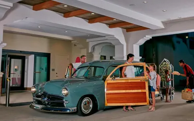 Courtyard by Marriott Anaheim Theme Park Entrance