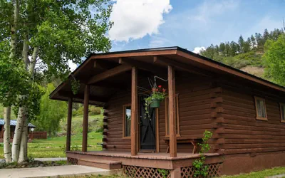 High Creek Lodge & Cabins