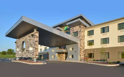 Holiday Inn Express & Suites Shippensburg by IHG