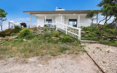 Lake Buchanan Retreat W/hot-tub