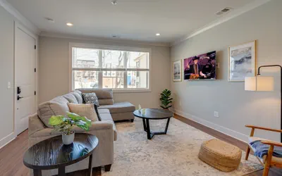 Merry Melrose -mins to Broadway- Sleeps 6