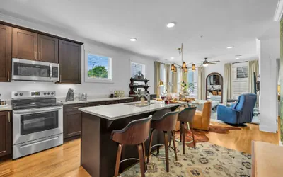 Woodwind - Minutes to Broadway -walk to Breweries