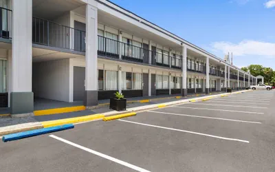 Suburban Studios Orange Park - Jacksonville near Naval Air Station