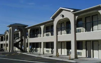 American Inn & Suites