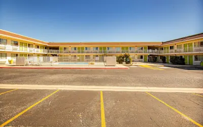 Parkside Inn by PHG - Sweetwater