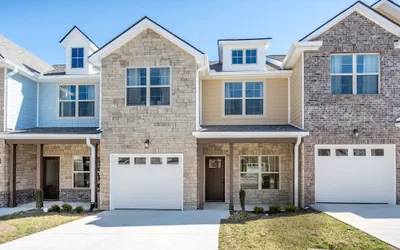 3 Kings Garage Front Yard Washer Dryer