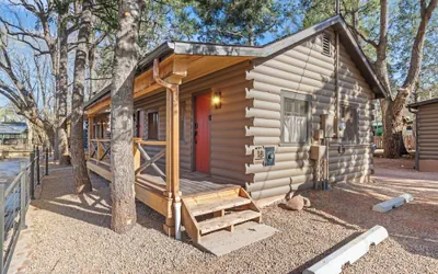 Timber Lodge Cabin 18