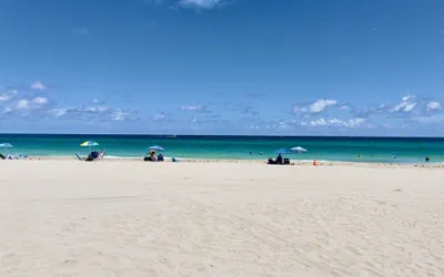 Southwinds 3 for 2 Queen Studio Steps to Beach