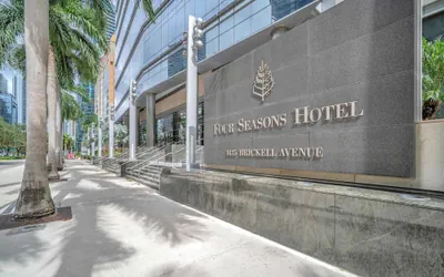 Four Seasons 1br Suite