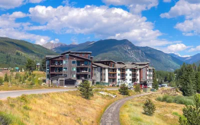 Spacious And Luxurious 2br Condo - Kids Ski Free 2 Bedroom Condo