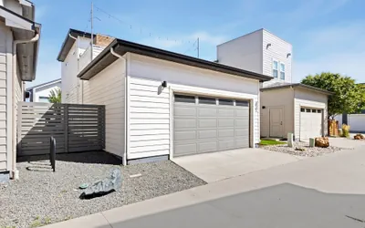 Rams Roost Rooftop Hot Tub, Patio & Family Fun