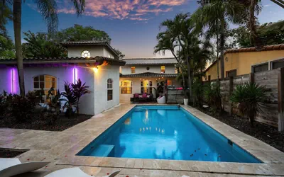 Luxe 5BR 4BA Heated Pool 10 Min to Beach BBQ