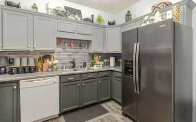 Stylish 2BR Townhome w Garage Patio Perfect for Stays or Assignments