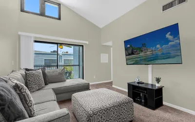 Upstay 2BR Family Condo Ventura Golf Country Club