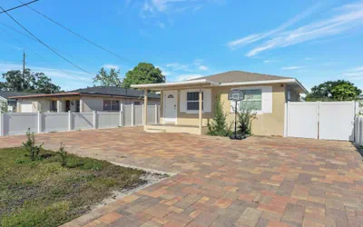 Sunny Tampa Home Near Downtown Stadiums