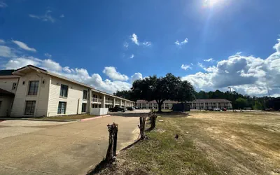 Super 8 By Wyndham Nacogdoches Near University